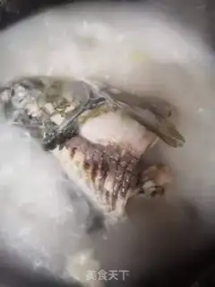 Make Sour-grass fish head soup step 1