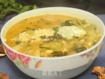 Make Sour-grass fish head soup step 5