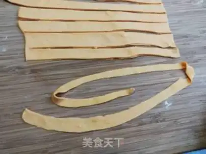 Make Spinach egg pumpkin noodles step 2