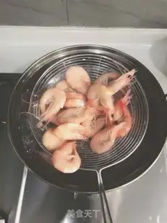 Make The shrimp in love step 4