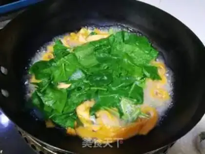 Make Spinach egg pumpkin noodles step 5
