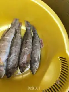 Make Pineapple for six-line fish step 0