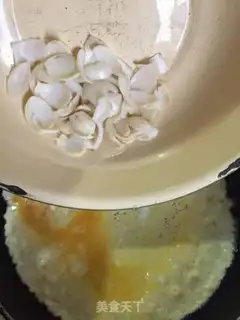 Make Lily eggs step 6