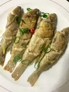 Make Pineapple for six-line fish step 14