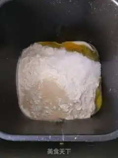Make Eggs and bread step 0