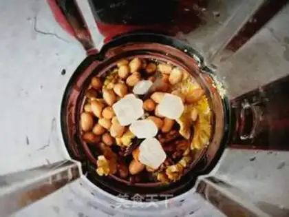 Make Peanut walnuts step 4
