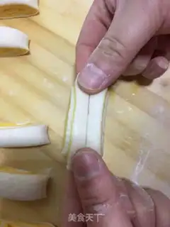 Make Small roll step 6