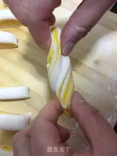 Make Small roll step 8