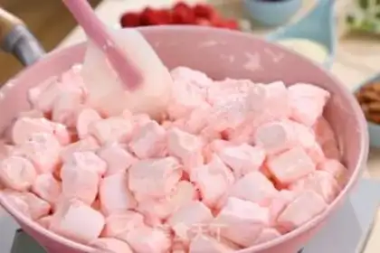 Make Strawberry oxen step 1