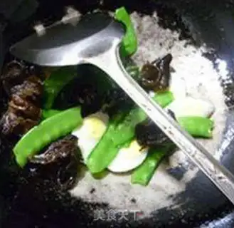 Make The quail egg, the black mollusk beans step 10