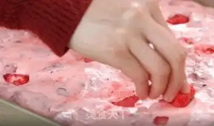 Make Strawberry oxen step 8