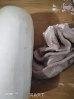 Make Piggy radish soup step 0