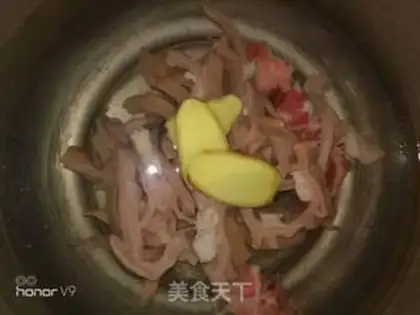 Make Piggy radish soup step 1