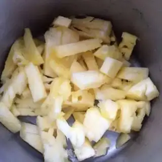 Make Tomato pineapple juice step 2