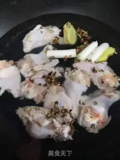 Make Chicken-legged red pepper step 0