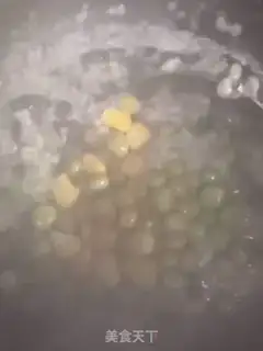 Make Seat corn pea porridge step 1