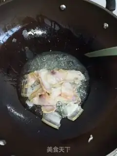 Make Salted meat and four season beans step 1