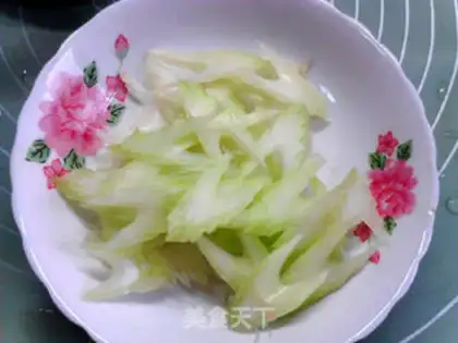 Make ♪ Taste the celery ♪ step 2