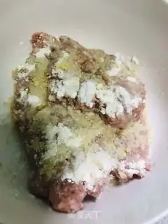 Make Eggskin meatloaf step 1