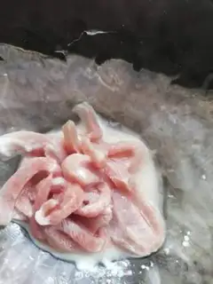 Make Scrambled pork step 1