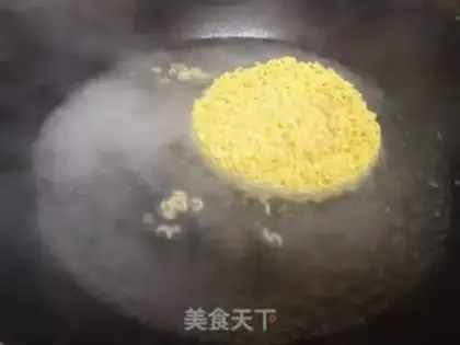 Make Cream eggs for noodles step 0