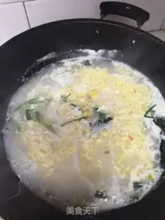 Make Cream eggs for noodles step 1