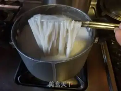 Make Cow-gum soup step 0