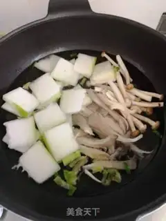 Make Tombo fungus, shrimp soup step 3