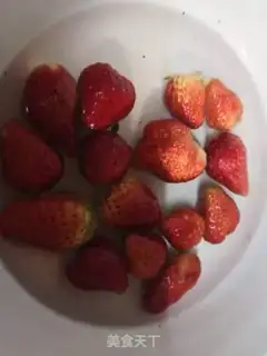 Make Strawberry juice step 0