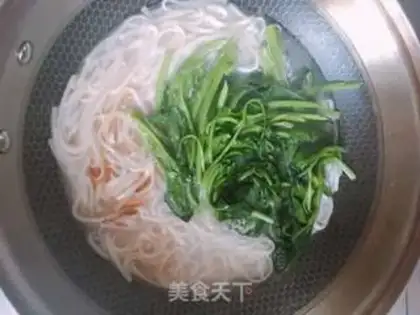 Make Pine food, egg noodles step 4