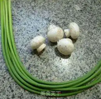 Make Garlic pork for mushrooms step 0
