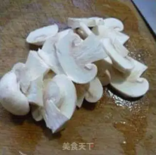 Make Garlic pork for mushrooms step 4