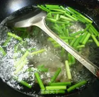 Make Garlic pork for mushrooms step 6