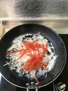 Make Frozen needle mushrooms step 1