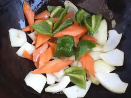 Make Three-colour cashew nuts step 3
