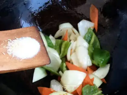 Make Three-colour cashew nuts step 4