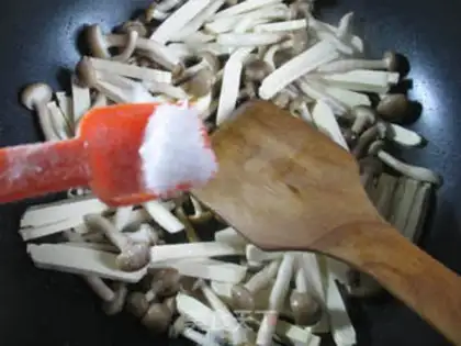 Make Crab mushrooms fried tofu dry step 6
