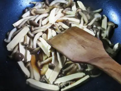 Make Crab mushrooms fried tofu dry step 7