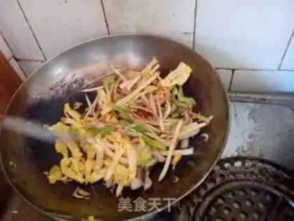 Make Pillard pork noodles step 4
