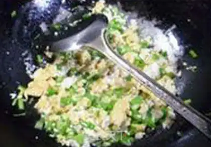 Make Cricket eggs fried old tofu step 11