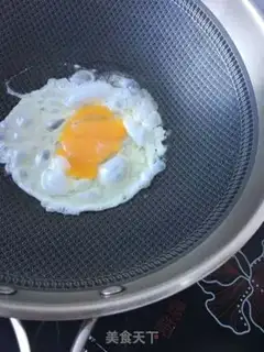 Make Brycetal fried eggs step 3