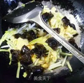 Make Sprouts, black-mucked eggs step 6