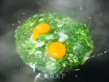 Make Eggs with gravy step 4