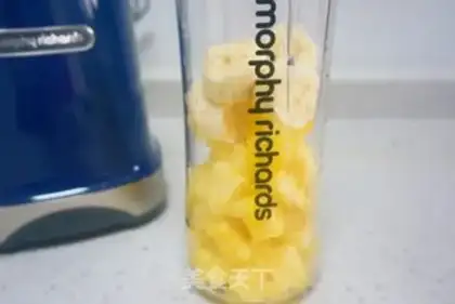 Make Pineapple shake step 1