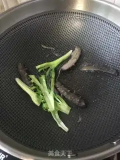 Make Sea cucumbers and eggs step 5