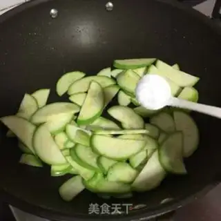 Make Spicy meat soup step 4
