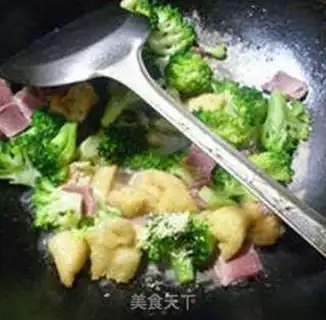 Make Soy-cracked broccoli step 8