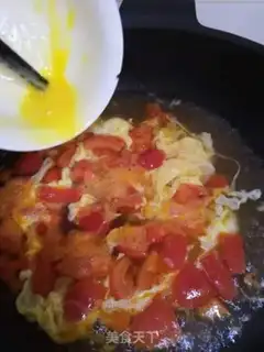 Make Tomatoes, eggnut soup step 7