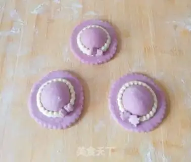 Make Potato cap buns step 3