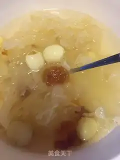 Make Peach glue silver ear soup step 2
